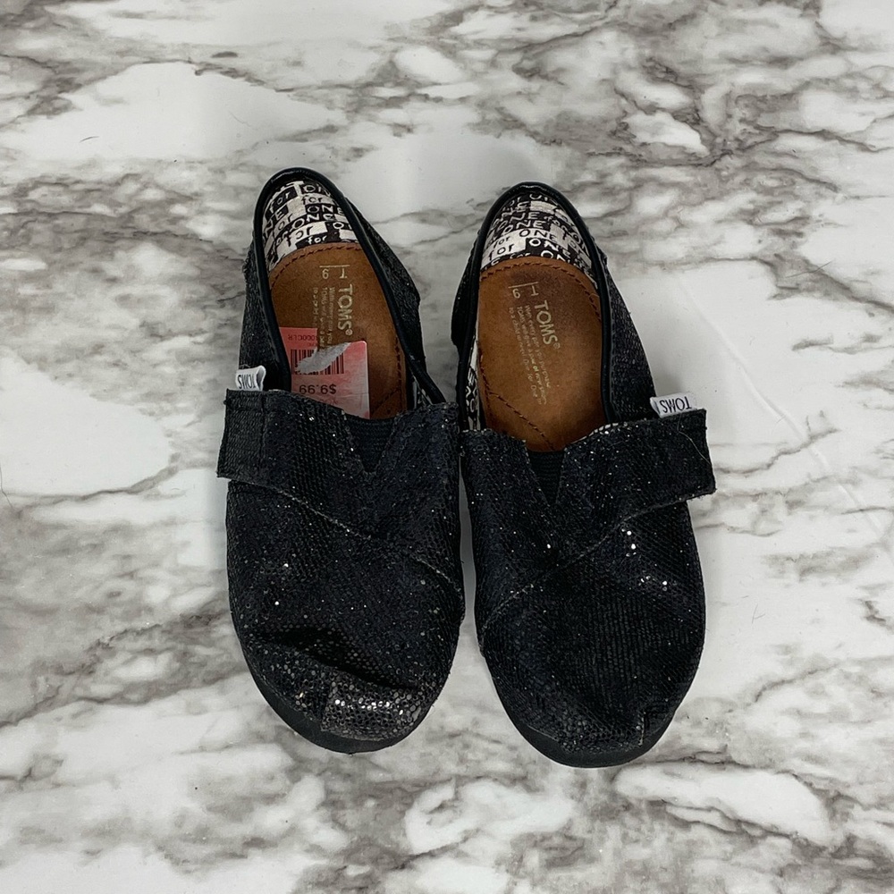 Girls Black glitter toms